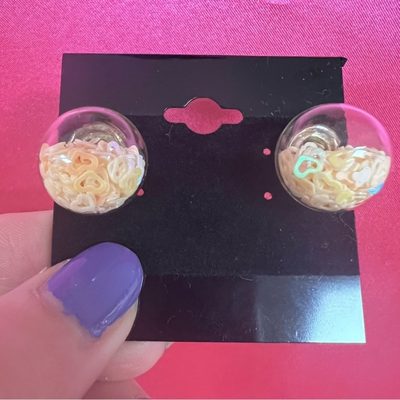 Vintage bouble shaped peach confetti heart globe earrings - Picture 3 of 5